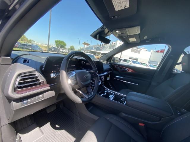 new 2025 Chevrolet Traverse car, priced at $55,065