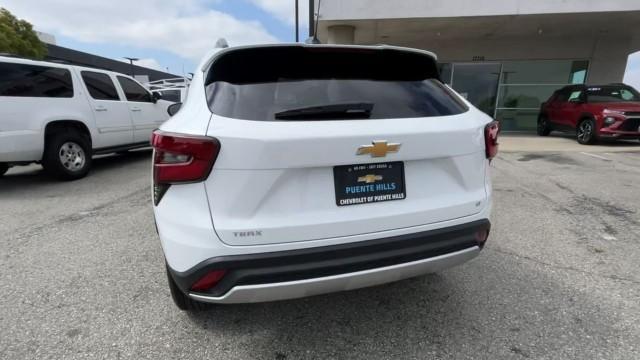 new 2024 Chevrolet Trax car