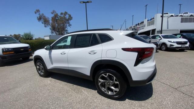 new 2025 Chevrolet Trax car, priced at $25,855
