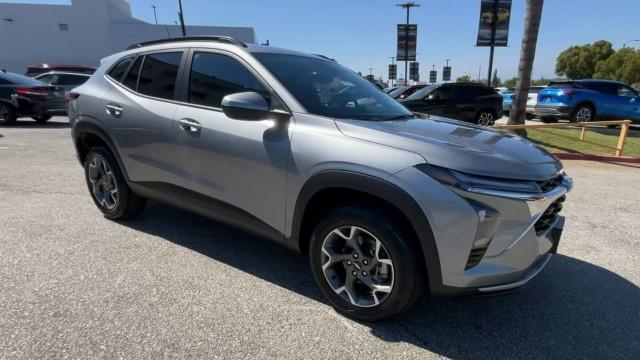 new 2025 Chevrolet Trax car, priced at $25,255