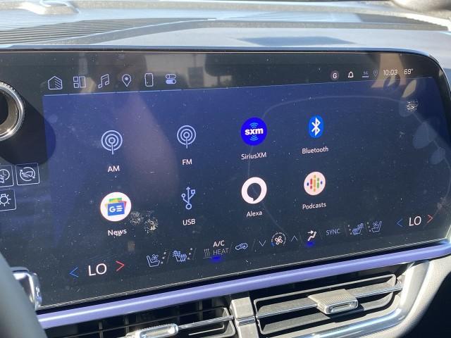 new 2025 Chevrolet Equinox EV car, priced at $49,990