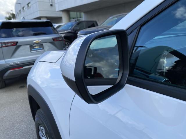 new 2025 Chevrolet Equinox car, priced at $32,530