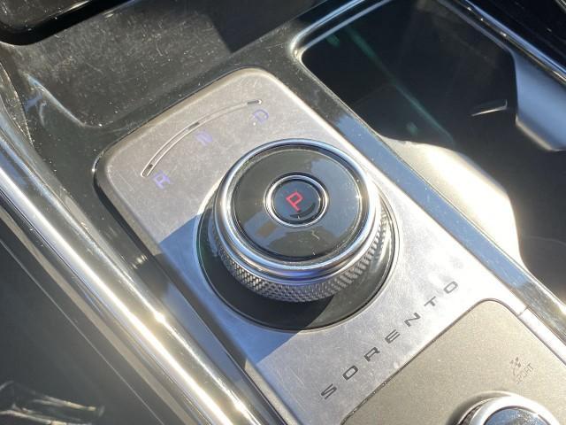 used 2022 Kia Sorento Plug-In Hybrid car, priced at $25,995