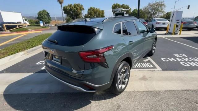 new 2025 Chevrolet Trax car