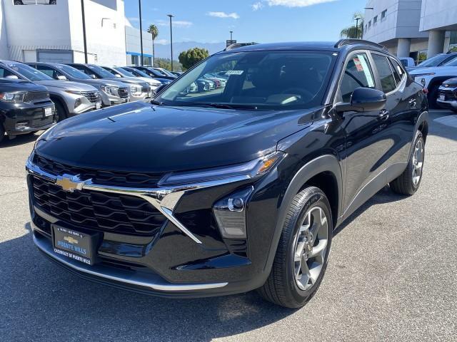 new 2025 Chevrolet Trax car, priced at $25,485