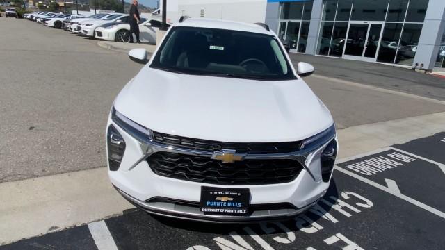 new 2025 Chevrolet Trax car, priced at $24,190