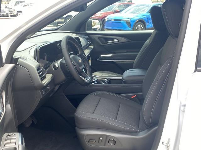 new 2026 Chevrolet Traverse car, priced at $43,920
