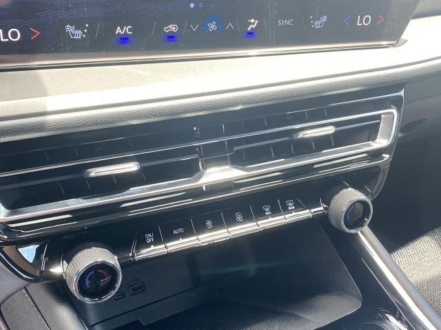 new 2026 Chevrolet Traverse car, priced at $43,920