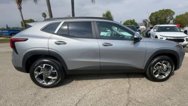 new 2025 Chevrolet Trax car