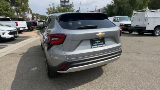 new 2025 Chevrolet Trax car