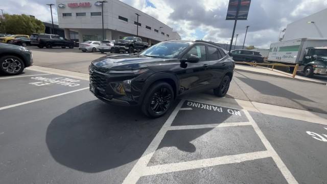 new 2025 Chevrolet Trax car