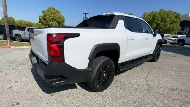 new 2024 Chevrolet Silverado EV car