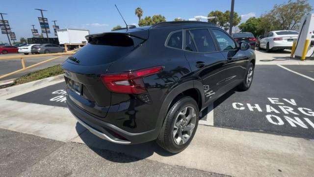 new 2025 Chevrolet Trax car, priced at $24,735