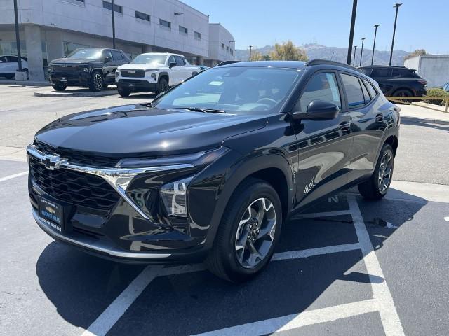 new 2025 Chevrolet Trax car, priced at $24,735