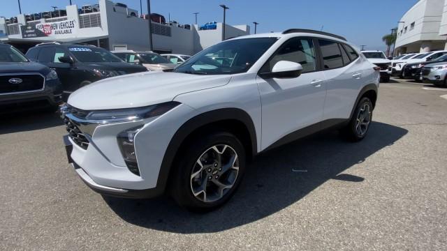 new 2025 Chevrolet Trax car, priced at $25,855