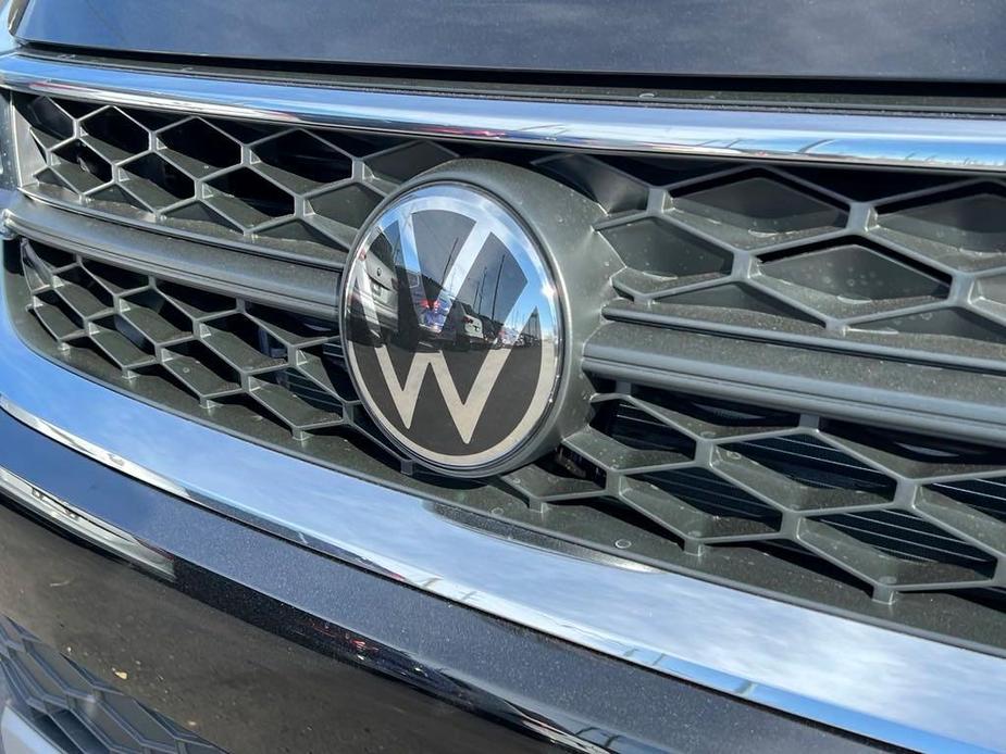 new 2024 Volkswagen Taos car, priced at $32,716
