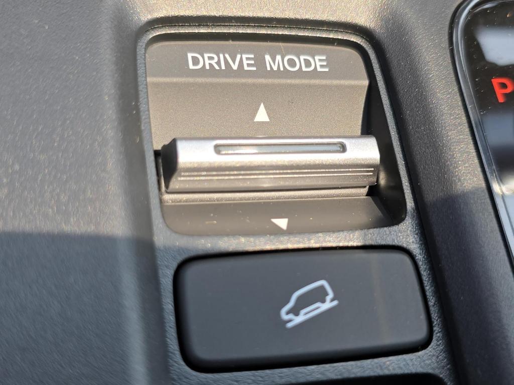new 2025 Honda CR-V Hybrid car, priced at $40,545