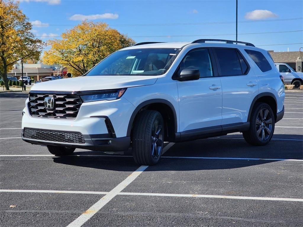 new 2025 Honda Pilot car, priced at $43,650