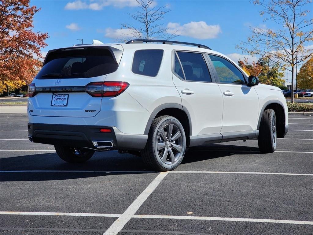 new 2025 Honda Pilot car, priced at $43,650