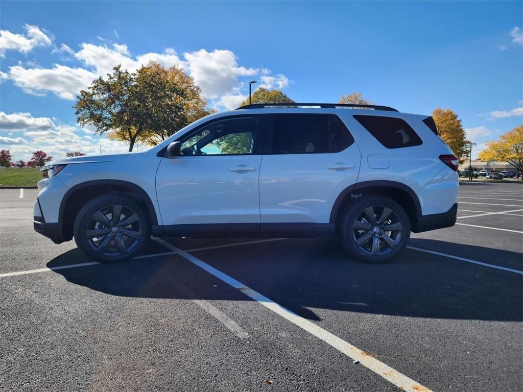 new 2025 Honda Pilot car, priced at $43,650