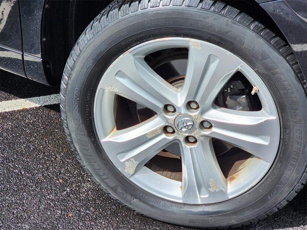 used 2008 Toyota Highlander car, priced at $10,000