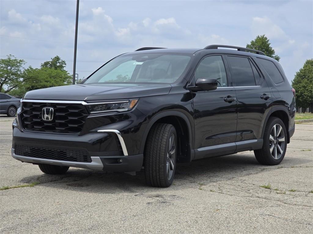 new 2025 Honda Pilot car, priced at $55,750