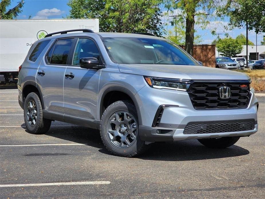 new 2025 Honda Pilot car, priced at $49,995