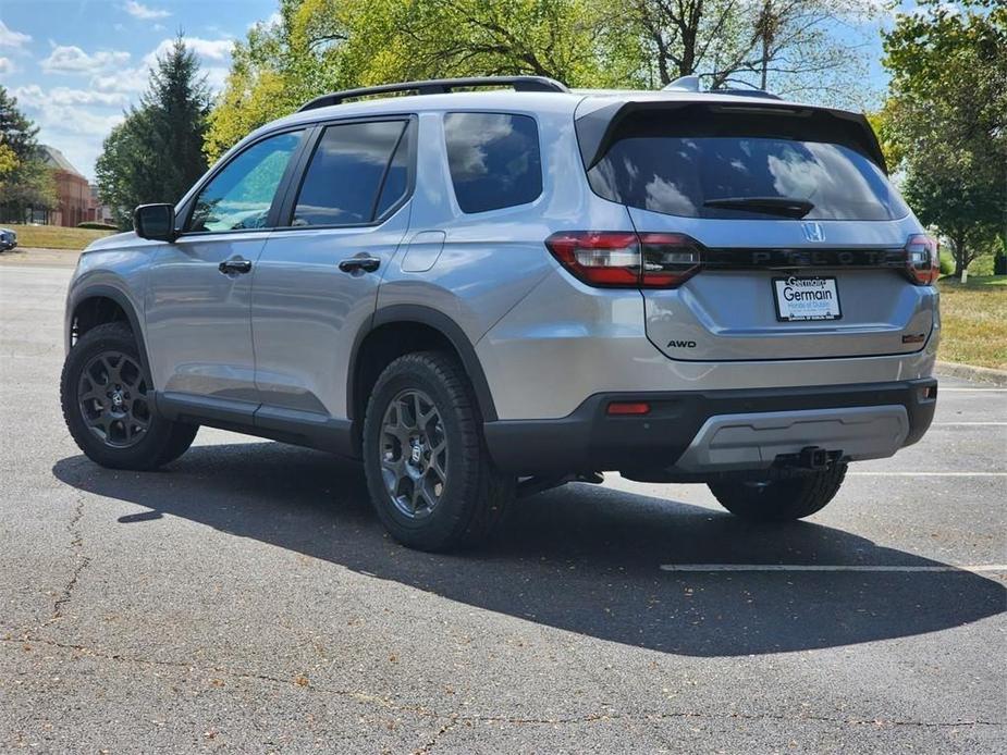 new 2025 Honda Pilot car, priced at $49,995