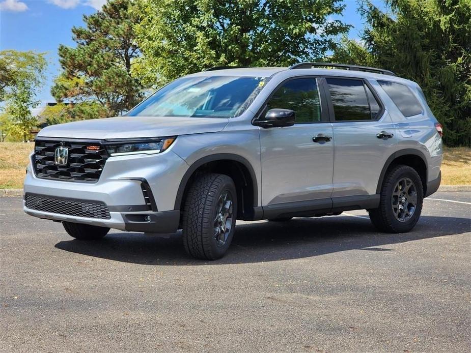 new 2025 Honda Pilot car, priced at $49,995