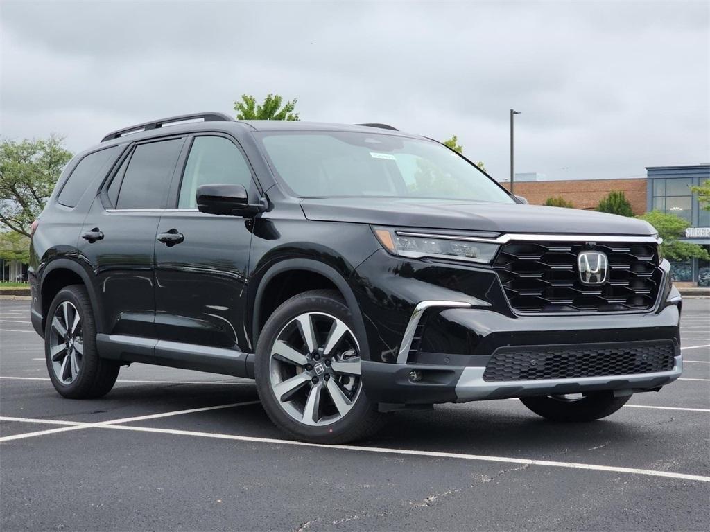 new 2025 Honda Pilot car, priced at $54,530