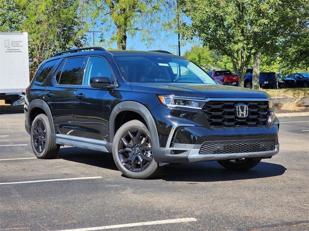 new 2025 Honda Pilot car, priced at $53,145