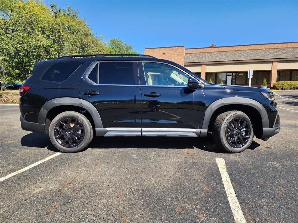 new 2025 Honda Pilot car, priced at $53,145