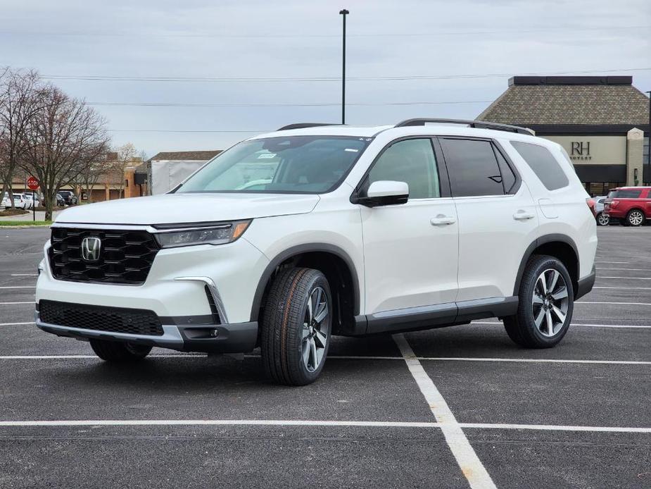 new 2025 Honda Pilot car, priced at $51,450