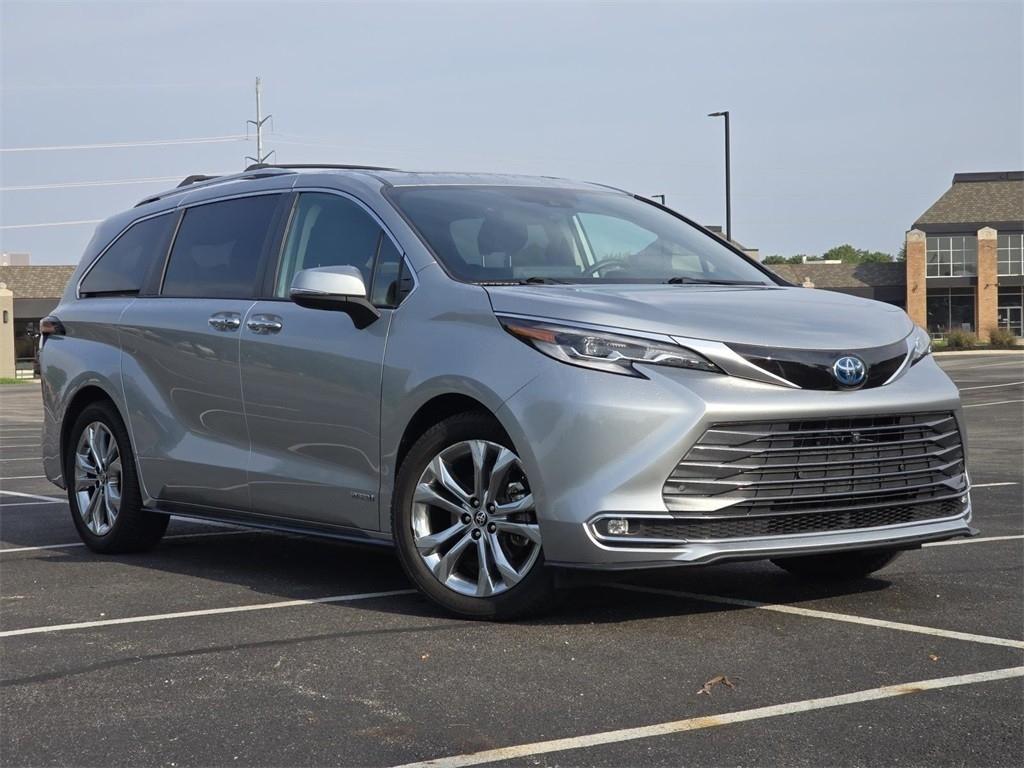 used 2021 Toyota Sienna car, priced at $41,997