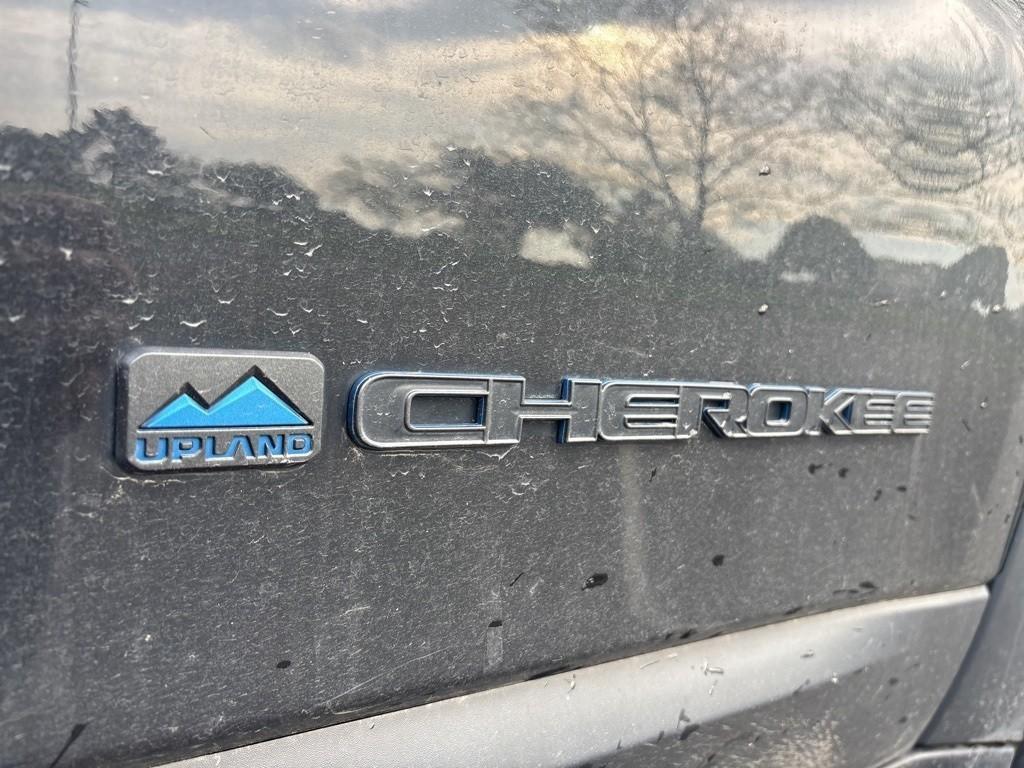 used 2020 Jeep Cherokee car, priced at $15,557