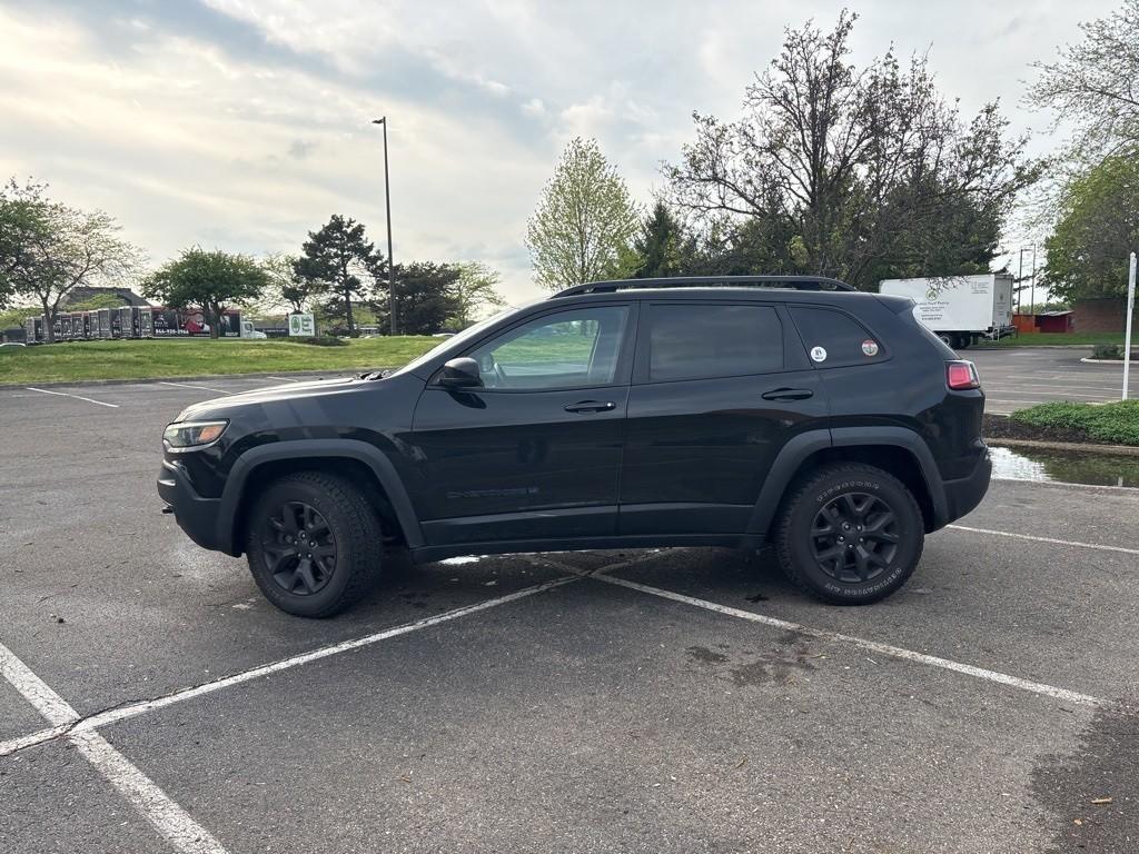 used 2020 Jeep Cherokee car, priced at $15,557