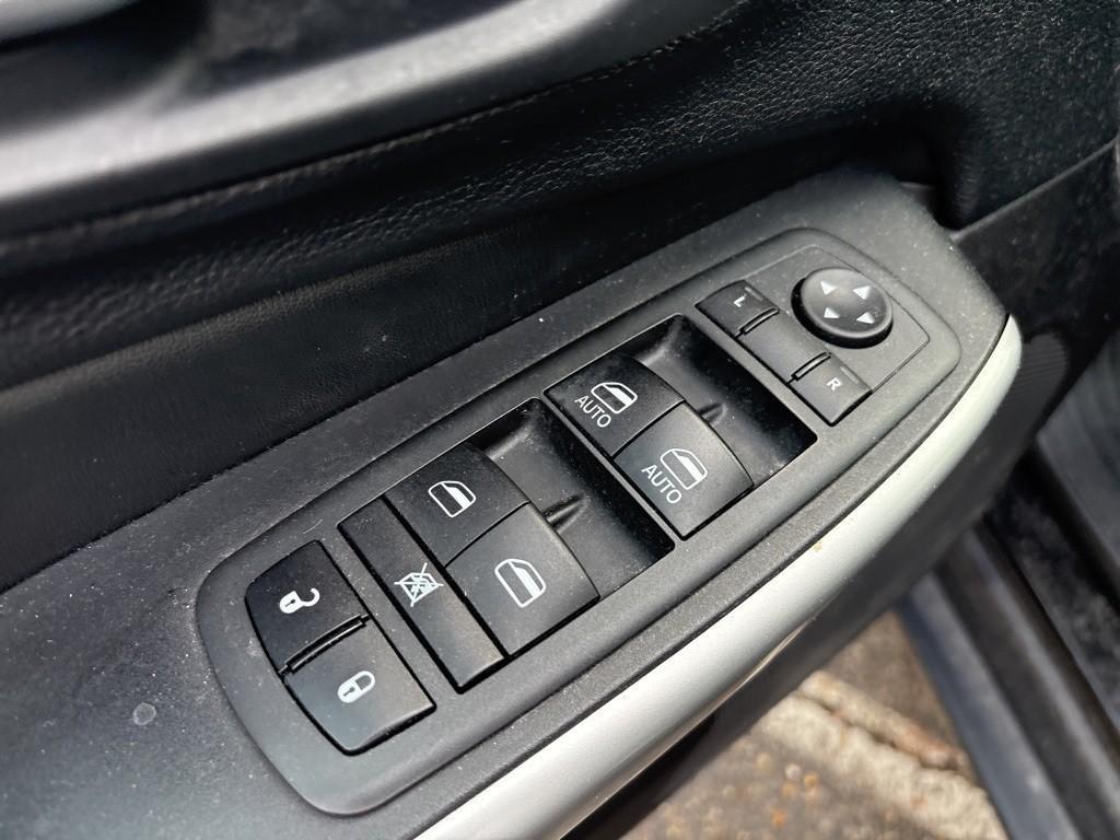 used 2020 Jeep Cherokee car, priced at $15,557