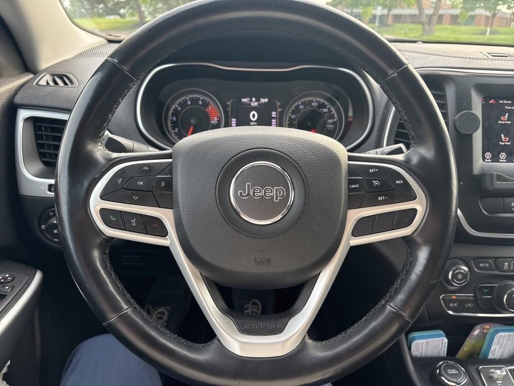 used 2020 Jeep Cherokee car, priced at $15,557