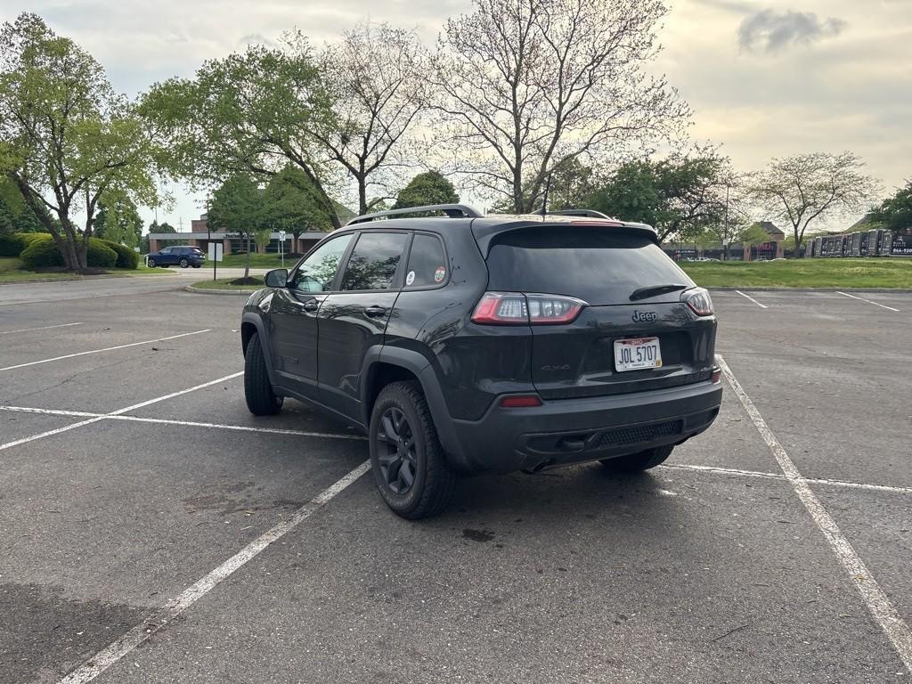 used 2020 Jeep Cherokee car, priced at $15,557