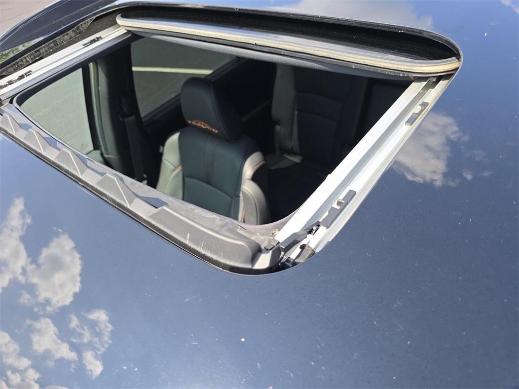 used 2022 Honda Pilot car, priced at $34,997