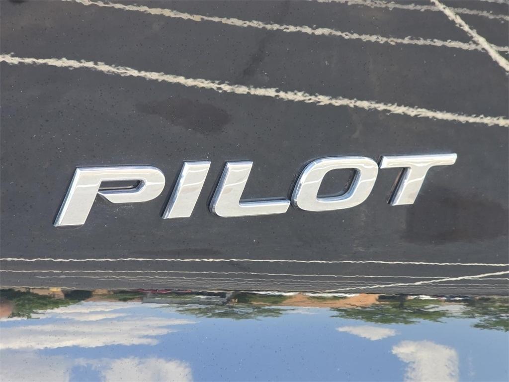 used 2022 Honda Pilot car, priced at $34,997