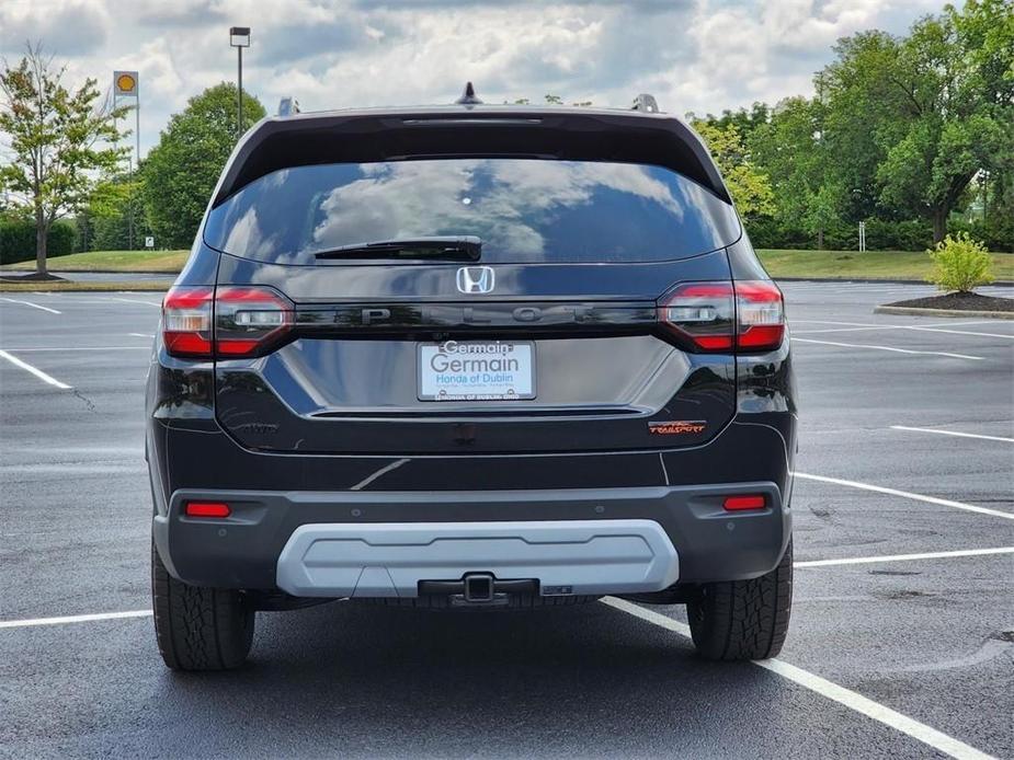 new 2025 Honda Pilot car, priced at $51,995