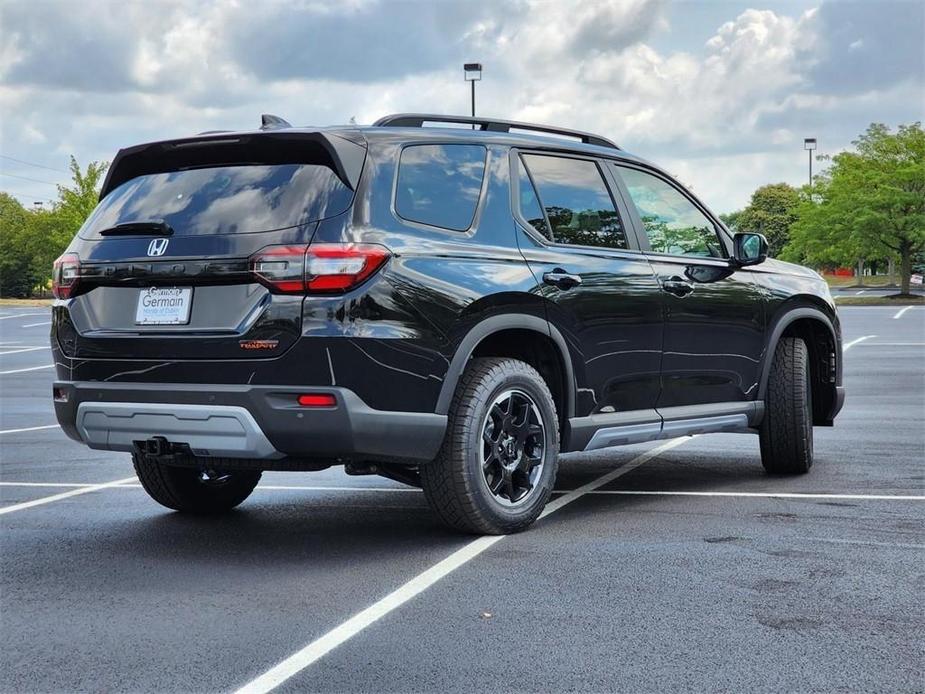 new 2025 Honda Pilot car, priced at $51,995