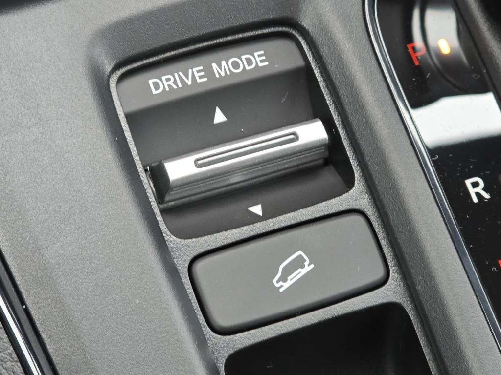 new 2026 Honda CR-V Hybrid car, priced at $41,575