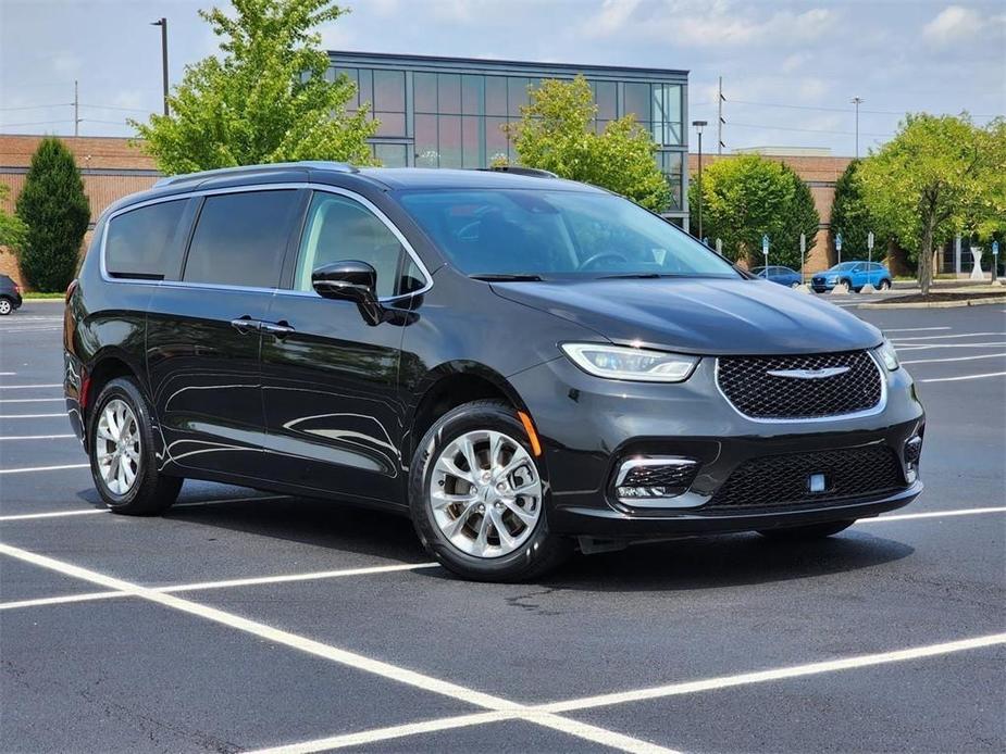 used 2021 Chrysler Pacifica car, priced at $29,887