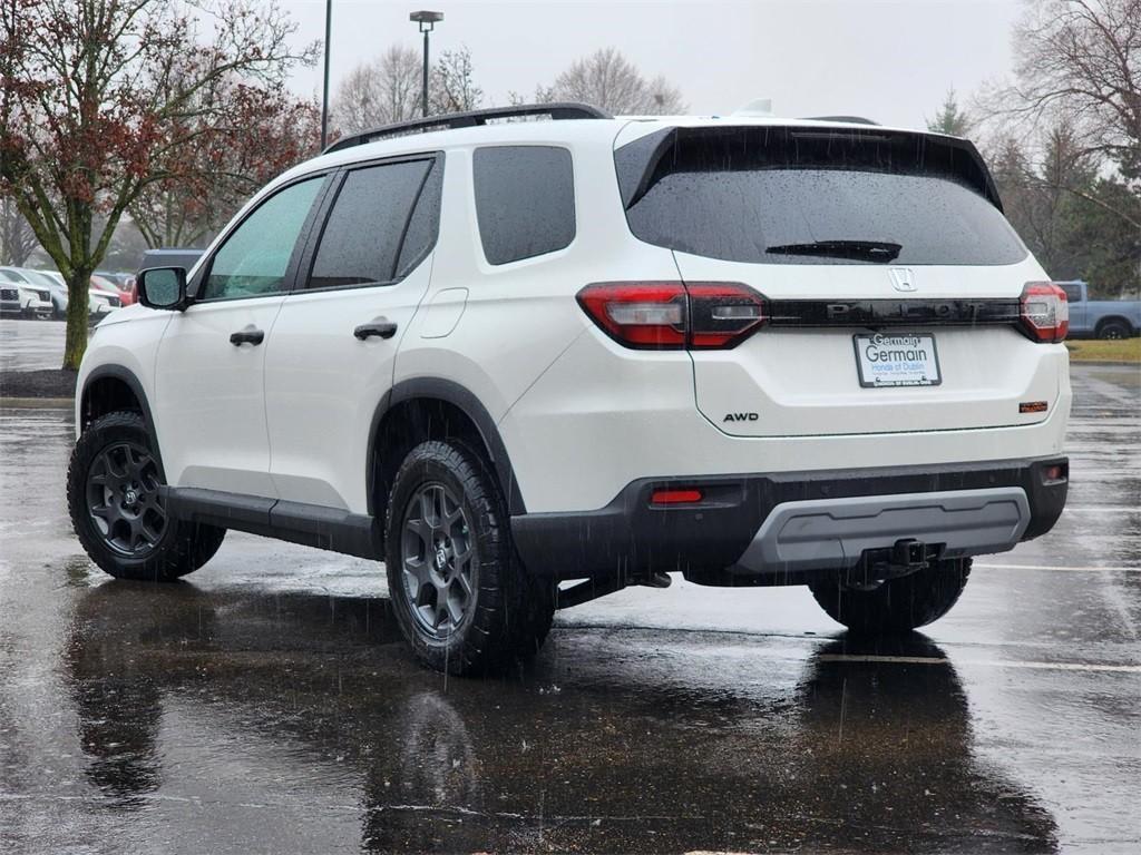 new 2025 Honda Pilot car, priced at $50,750