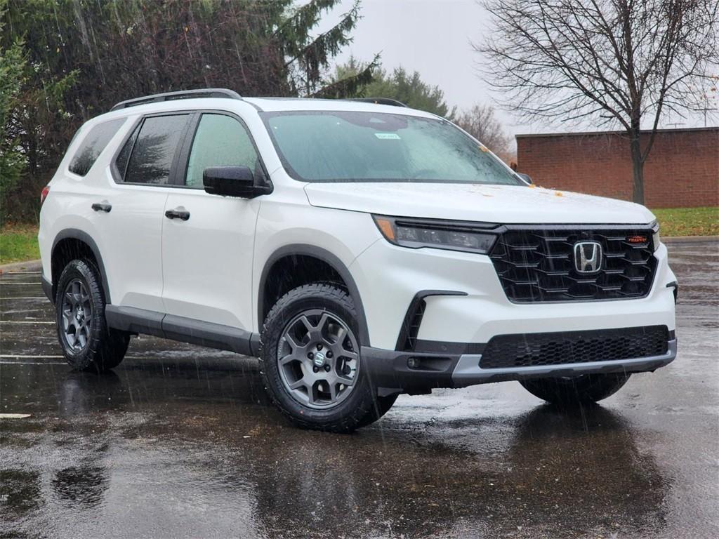 new 2025 Honda Pilot car, priced at $50,750