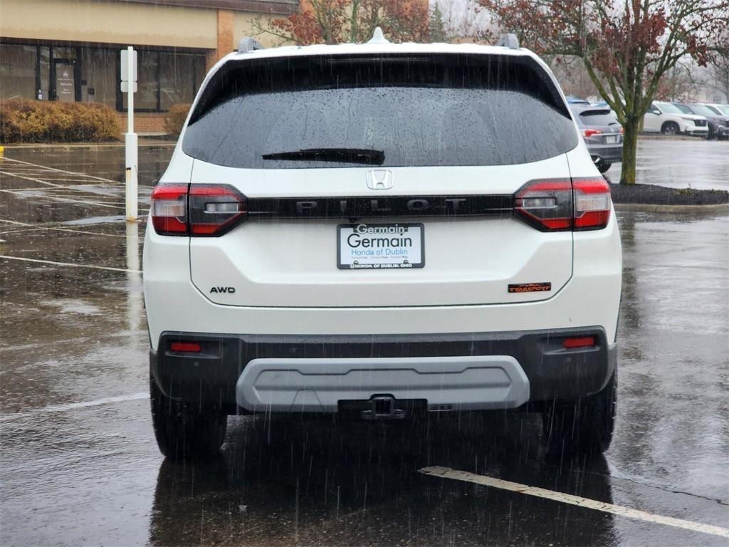 new 2025 Honda Pilot car, priced at $50,750