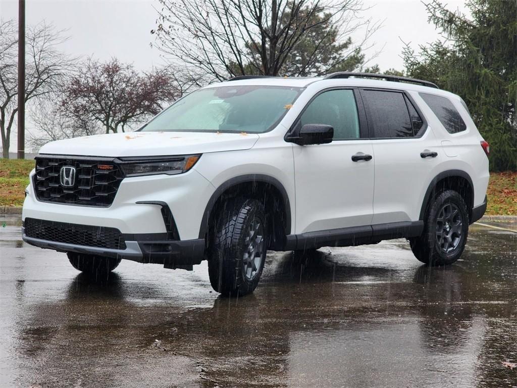 new 2025 Honda Pilot car, priced at $50,750