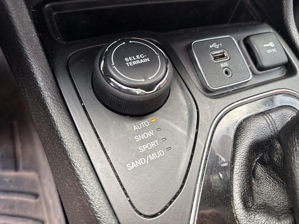 used 2019 Jeep Cherokee car, priced at $16,997